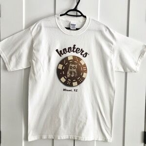 Hooters, Vintage T Shirt, Miami, Florida, Mens Large,‎ Good Condition
